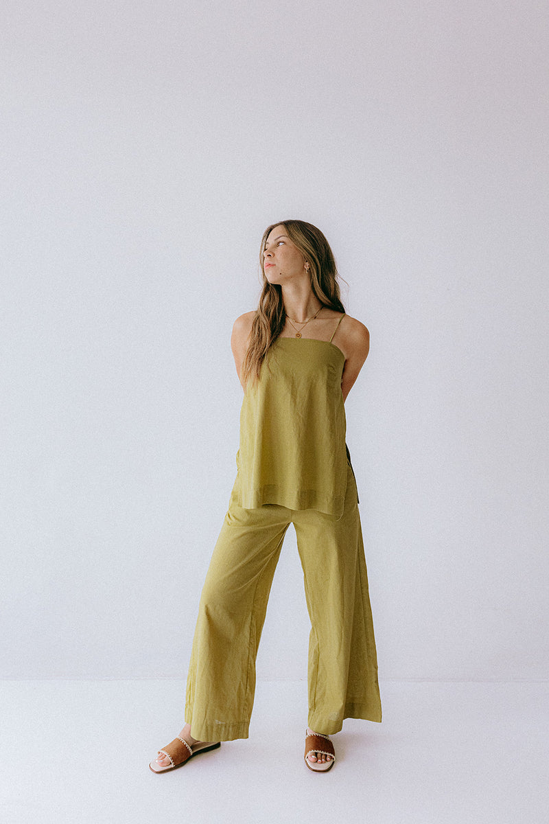 Noemi set in Grass Green