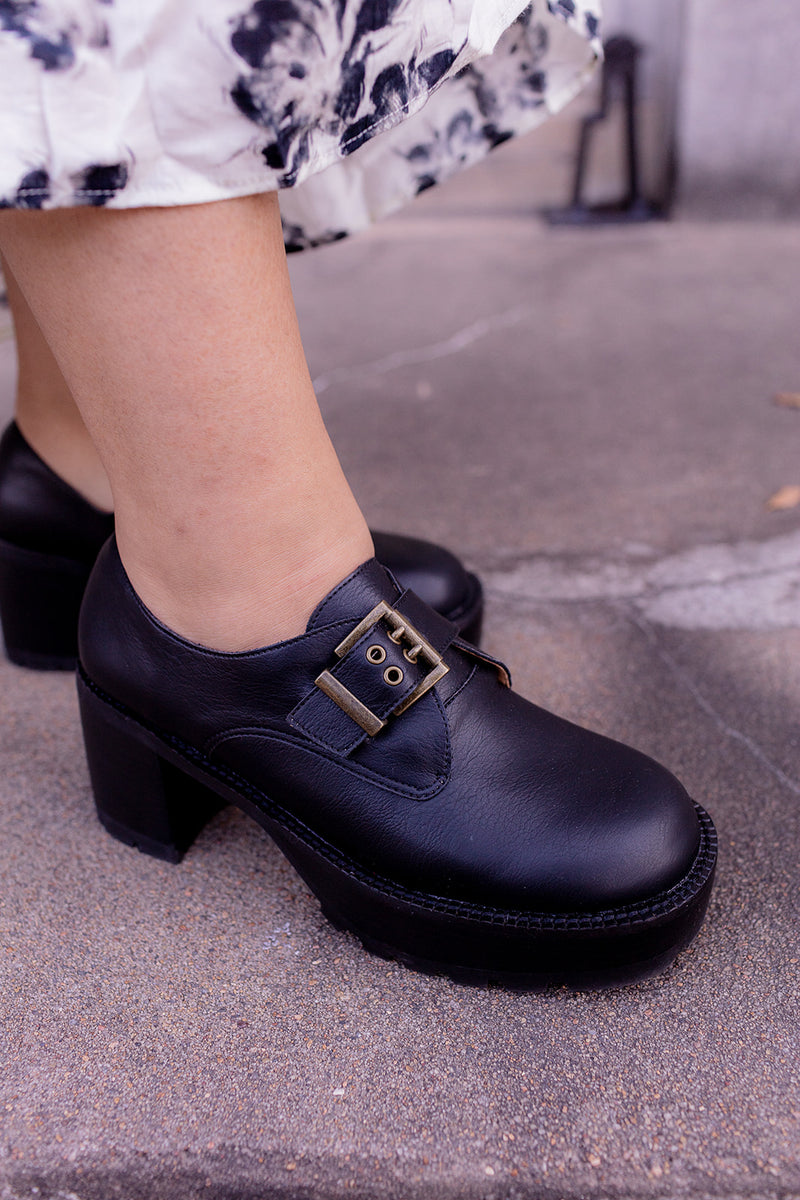 Sarah platform loafer in black