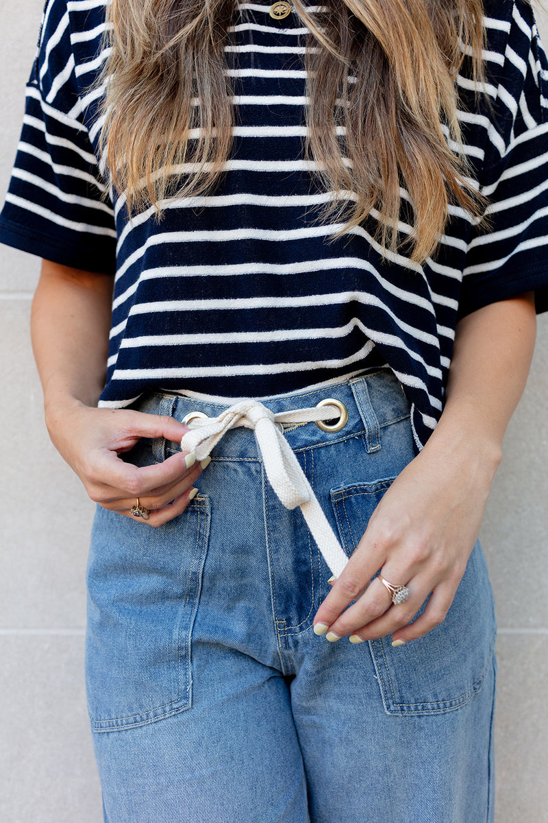 Barrel-leg blue jeans with front patch pockets for women