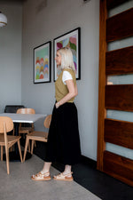 Hulvey Linen Skirt in Black